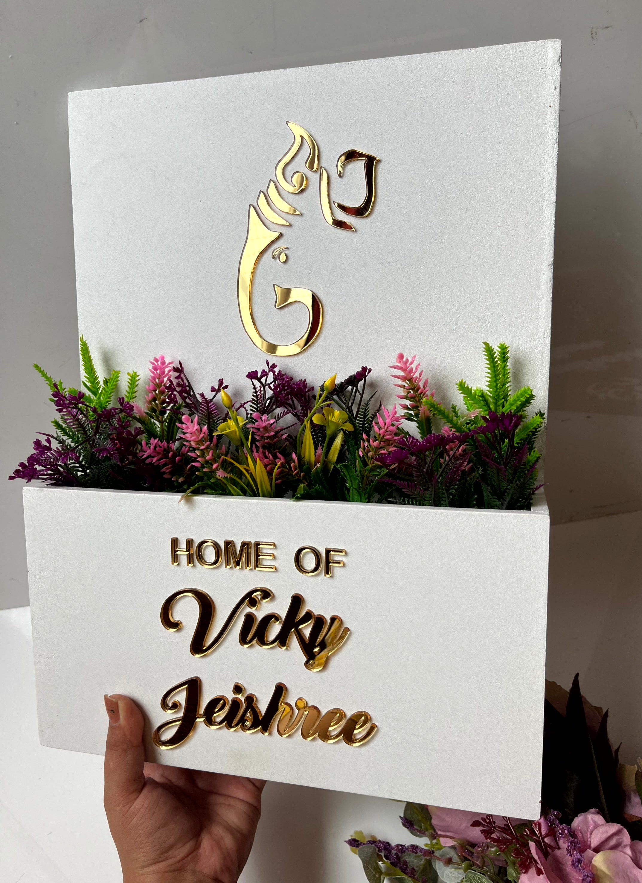 White Half Planter Nameplate – SingingThreads