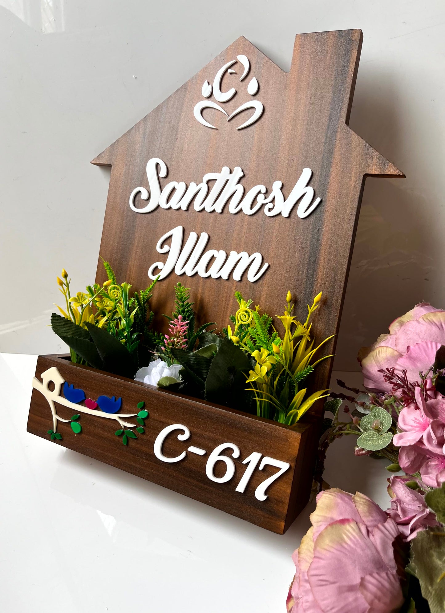 Hut Shaped Planter Nameplate